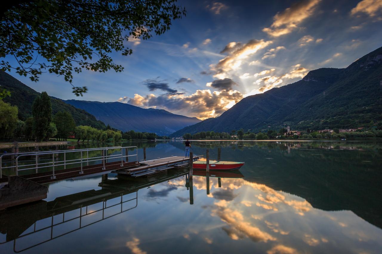 Casa Vacanza Residence Lago Di Endine Monasterolo del Castello Eksteriør bilde