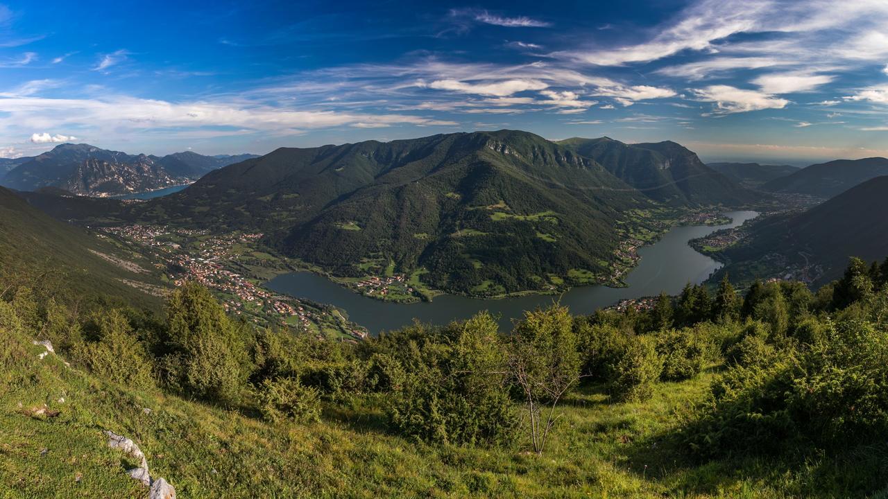 Casa Vacanza Residence Lago Di Endine Monasterolo del Castello Eksteriør bilde