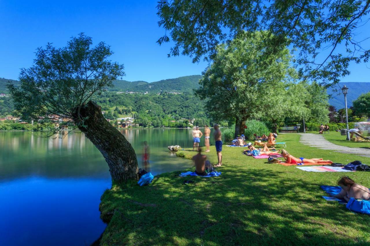 Casa Vacanza Residence Lago Di Endine Monasterolo del Castello Eksteriør bilde