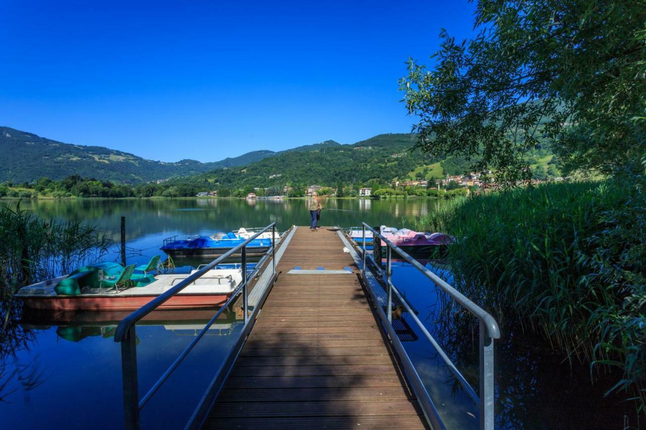 Casa Vacanza Residence Lago Di Endine Monasterolo del Castello Eksteriør bilde