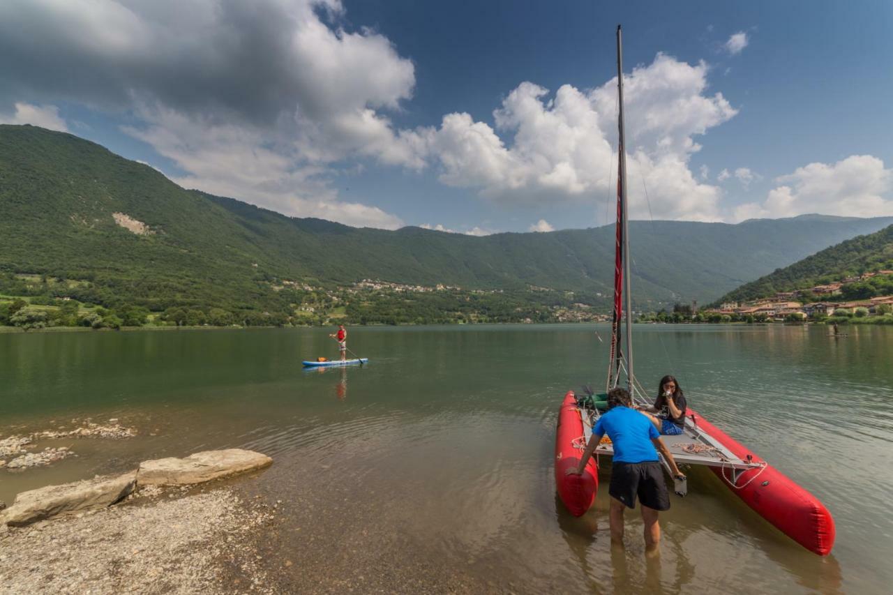Casa Vacanza Residence Lago Di Endine Monasterolo del Castello Eksteriør bilde