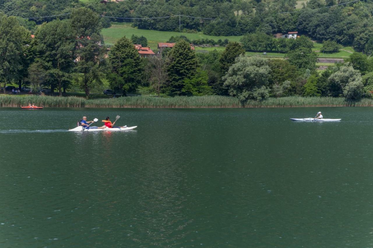 Casa Vacanza Residence Lago Di Endine Monasterolo del Castello Eksteriør bilde